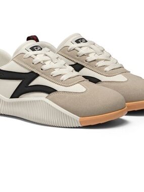 Women’s Cream & Black Low-Top Sneakers